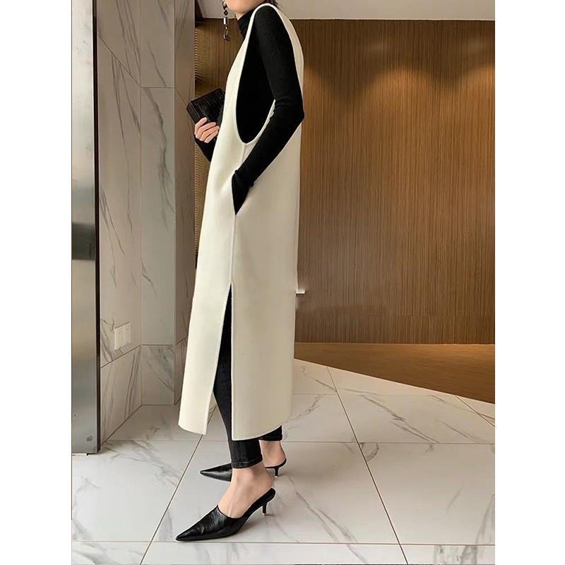 CATERINA – Elegante abito in maglia con gilet di lana